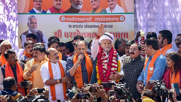 Gujarat : રૂપાલાને લઈને સર્જાયેલુ પાટીદાર વિરૂદ્ધ ક્ષત્રિય સમીકરણ કોના પક્ષમાં જશે? જાણો શું કહે છે આંકડા?