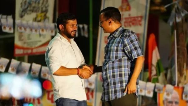 'રિંકિયા કે પાપા કો હરાવો', કન્હૈયા કુમાર માટે વોટ માંગતા કેજરીવાલનો મનોજ તિવારી પર કટાક્ષ