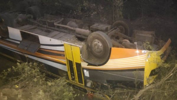 ઈલેક્શન ડ્યુટીથી પરત ફરી રહેલી સેનાની બસ પલ્ટી, 31 જવાનો ઘાયલ