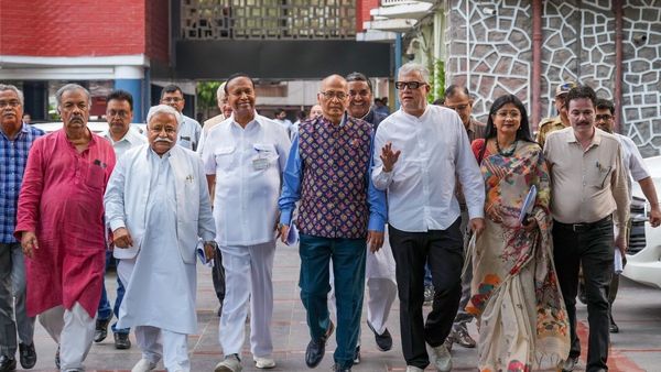 Lok Sabha Election 2024 : ચૂંટણીના આંકડા મોટા રિલીઝ કરવા મુદ્દે ઈન્ડિયા ગઠબંધનના નેતાઓ ઈલેક્શન કમિશન પહોંચ્યા