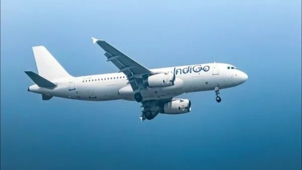 IndiGo Flightને બૉમ્બથી ઉડાવવાની ધમકી, ઈમરજન્સી વિંડોમાંથી બહાર નીકળ્યા લોકો, જુઓ Video