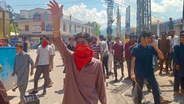 કેમ સળગી રહ્યું છે POK? જાણો કેમ લોકો રસ્તા પર ઉતરીને હંગામો કરી રહ્યાં છે?