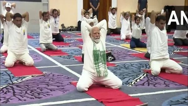 International Yoga Day 2024: શ્રીનગરમાં પીએમ મોદીએ કર્યા યોગ, કહ્યુ - 'Yog પ્રત્યે વધી રહ્યુ છે આકર્ષણ'