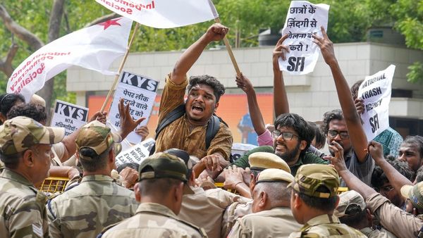 NEET 2024 : નીટની પરિક્ષા કરાવવામાં કેટલો ખર્ચ થાય છે? જાણો ફરીથી પરિક્ષાનો ખર્ચ કોણ ઉઠાવે છે?