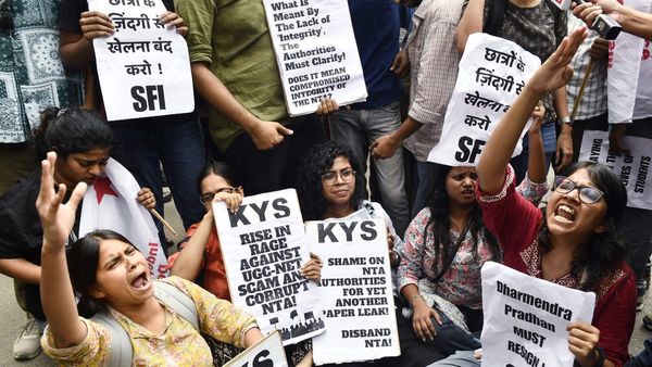 NEET Paper Leak: નીટ પેપર લીક કેસમાં સીબીઆઈએ ફરિયાદ દાખલ કરી