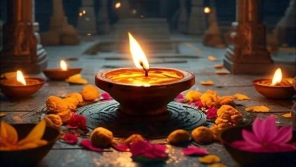 Ashadhi Amavasya 2024 Rashifal: અષાઢી અમાસ પર શનિ બનાવી રહ્યા છે શુભ યોગ, આ 3 રાશિઓ પર રહેશે પિતૃઓની કૃપા
