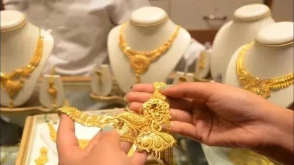 Gold Rate Today: લગ્નની સિઝનમાં ઘટ્યા સોનાના ભાવ, જાણો આજે શું છે ગોલ્ડ-સિલ્વરના રેટ
