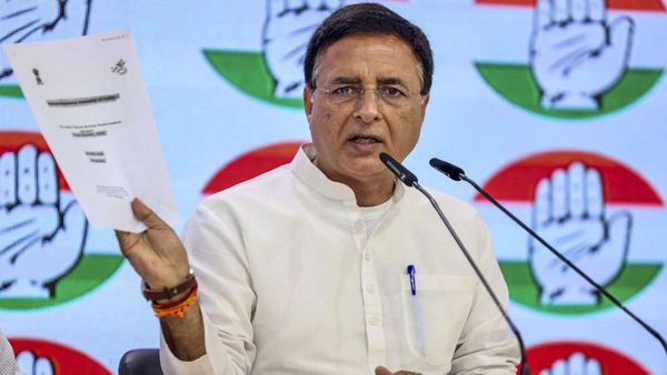 રિચાર્જમાં બેફામ વધારા સામે કોંગ્રેસના નરેન્દ્ર મોદી સરકાર પર ગંભીર આરોપ, TRAI પર સવાલ ઉઠાવ્યા