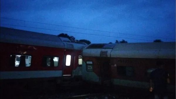 Howara-CSMT Express Derailed: ઝારખંડમાં રેલ દૂર્ઘટના, પાટા પરથી ખડી પડ્યા મુંબઈ મેલના 3 ડબ્બા, 6 ઘાયલ