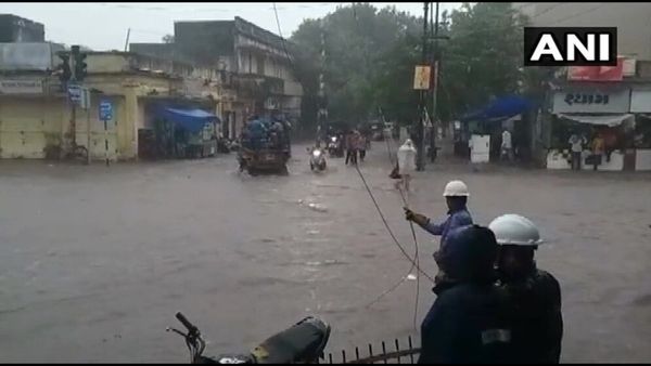 Dwarka Rain: દેવભૂમિ દ્વારકામાં વરસાદી કહેર, સૌથી વધુ ખંભાળિયામાં 9 ઈંચ, તેલી નદીમાં ઘોડાપૂરની સ્થિતિ