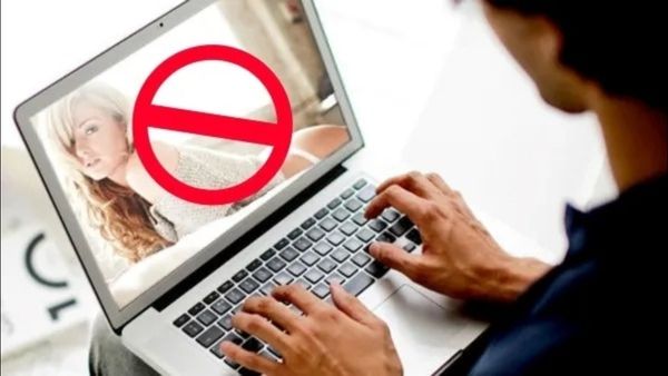 પૉર્ન મૂવી ડાઉનલોડ કરવી કે જોવી એ ગુનો છે? જાણો શું છે ભારતનો કાયદો?