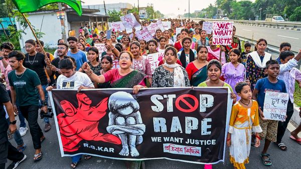 Kolkata Doctor Case : બળાત્કાર પીડિતાના ફોટો-વીડિયો સોશિયલ મીડિયા પર શેર કરો તો કેટલી સજા થાય? જાણો કાયદા