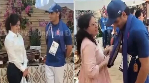 Video: મનુ ભાકર-નીરજ ચોપડાની વાતચીતે સોશિયલ મીડિયા પર મચાવ્યો હોબાળો, લોકોએ શરુ કરી દીધી લગ્નની ચર્ચા