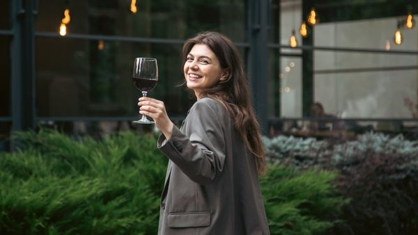 દુનિયાના આ દેશોમાં સૌથી વધુ દારૂ પીવે છે છોકરીઓ, જુઓ લિસ્ટ