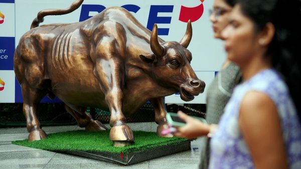 Muhurat Trading Stocks: મુહૂર્ત ટ્રેડિંગમાં ખરીદો આ 5 ધાંસૂ શેર, મહિનામાં જ બનાવી દેશે માલામાલ