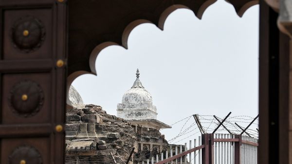 Gyanvapi Case : જ્ઞાનવાપી કેસમાં હિન્દુ પક્ષને મોટો ઝટકો, ASI સર્વેને લઈને જાણો કોર્ટે શું કહ્યું?