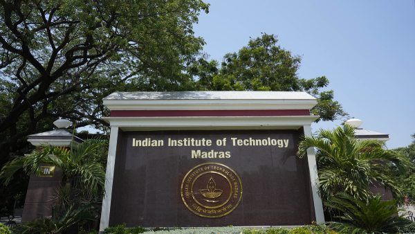 IIT Madras 2025 સુધીમાં દુબઈમાં તેનું પ્રથમ વિદેશી સંશોધન કેન્દ્ર ખોલશે