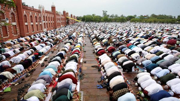 મુસ્લિમોના નામ સાથે મુલ્લા કેમ લગાવાય છે? જાણો શું છે તેનો અર્થ?