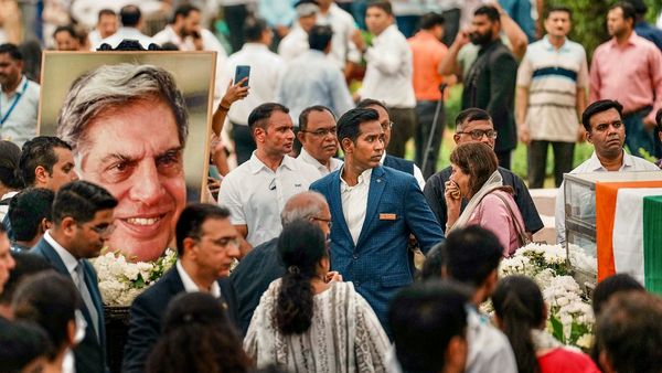 Ratan Tata Funeral : ન અગ્નિ સંસ્કાર અને ન દફનવિધી, જાણો કેવી રીતે થાય છે પારસીઓના અંતિમ સંસ્કાર?