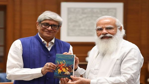 જાણીતા અર્થશાસ્ત્રી અને PMના આર્થિક સલાહકાર પરિષદના અધ્યક્ષ બિબેક દેબરોયનું નિધન, જાણો તેમની ખાસ વાતો