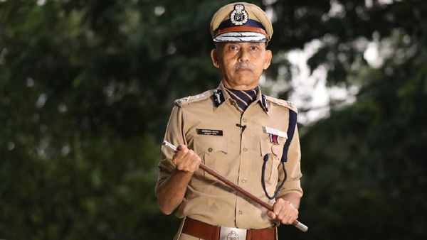 હસમુખ પટેલની જગ્યાએ મોના ખંધાર ગુજરાત પંચાયત સેવા પસંદગી મંડળના ચેરમેન બન્યા