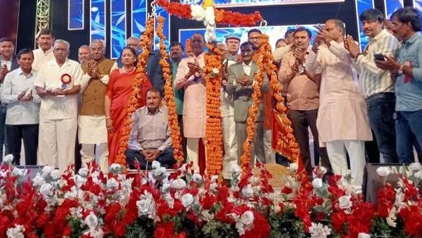 morbi bridge collapse : શરમજનક! 135 મોરબીવાસીને ભરખી જનારો જયસુખ પટેલ જામીન પર બહાર આવતા લાડુ તુલા કરાઈ