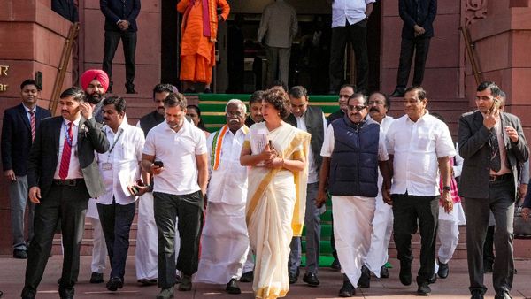 Priyanka Gandhi Oath : સાંસદ બન્યા બાદ સરકાર બંગલો કેટલા સમયમાં મળે? જાણો શું કહે છે નિયમો?