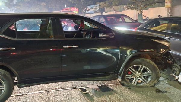 રાજકોટ: દિવાળીની રાત્રે જ નબીરા બન્યા બેફામ, ફોર્ચ્યુનર કારચાલકે 9 વાહનોને લીધા અડફેટે