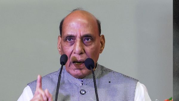 જમ્મુ અને કાશ્મીરમાં આતંકવાદી હુમલામાં નોંધપાત્ર ઘટાડોઃ રાજનાથ સિંહ