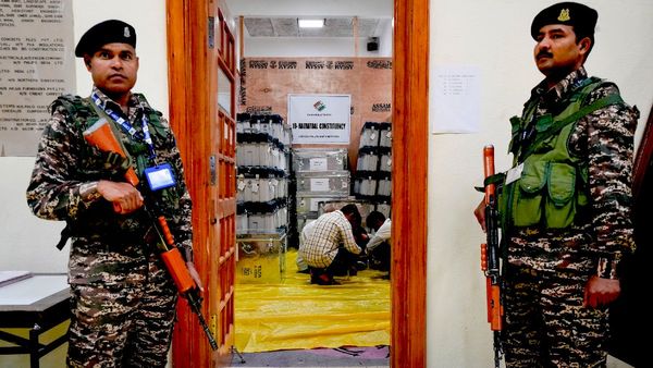 EVM Strong Room : મતદાન બાદ મતગમતરી સુધી સ્ટ્રોંગ રૂમની ચાવી કોની પાસે રહે છે? જાણો શું હોય છે પ્રક્રિયા?