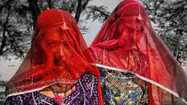 ભારતમાં અહીં દરેક પુરૂષો માટે ફરજીયાત છે બે લગ્ન, જાણો ક્યાં જોવા મળે છે આ વિચિત્ર પરંપરા?