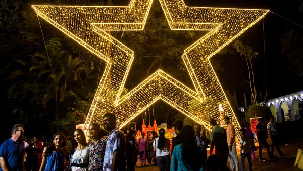 Unique Christmas Celebration : આ દેશોમાં અનોખી રીતે થાય છે ક્રિસમસની ઉજવણી, દુનિયાભરથી આવે છે લોકો