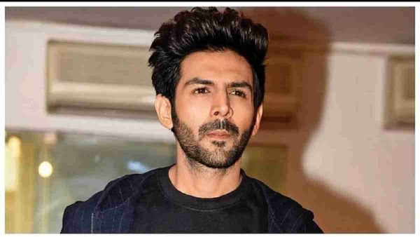 કાર્તિક આર્યનને ફીસમાં કર્યો વધારો, તૂ મેરી મે તેરા, મે તેરા તૂ મેરી ફિલ્મ માટે કરણ જોહર પાસેથી લેશે આટલા કરોડ