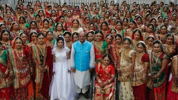 સુરત: પીપી સવાણી ગ્રૂપ આ વખતે 2 મુસ્લિમ સહિત 111 દીકરીઓના કરાવશે લગ્ન, હનૂમીન માટે કુલ્લી મનાલી મોકલશે