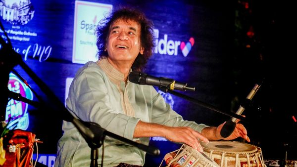 Zakir Hussain Death : ફેમસ તબલા વાદક ઝાકિર હુસૈનનું 73 વર્ષે નિધન