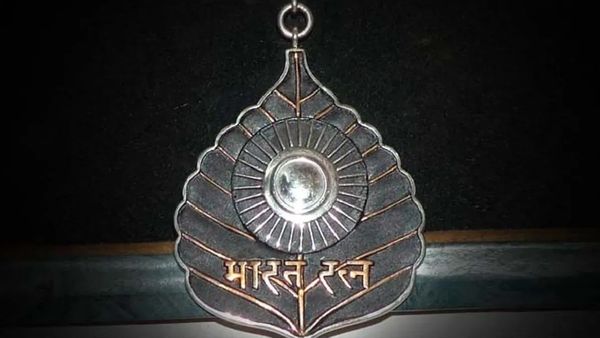 Bharat Ratna : એક જ વર્ષે કેટલા લોકોને ભારત રત્ન મળી શકે? જાણો કેટલુ મળે છે ઈનામ?