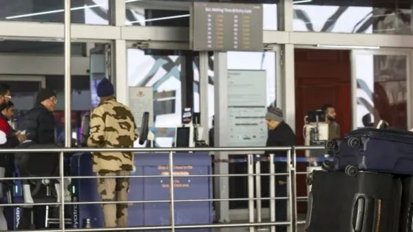 સૂરત ઈન્ટરનેશનલ એરપોર્ટ પર CISF જવાને ગોળી મારીને કરી આત્મહત્યા, સારવાર દરમિયાન મોત