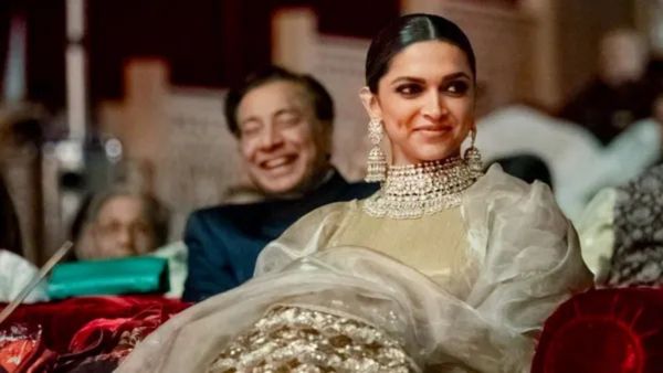 કેટલી સંપત્તિની માલકિન છે એક્ટ્રેસ દીપિકા પાદુકોણ? એક ફિલ્મ માટે લે છે મોટી ફી