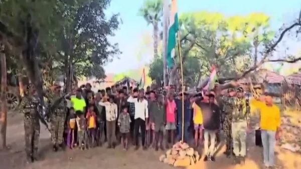 Republic Day 2025 : છત્તીસગઢના સુકમામાં પહેલી વખત તિરંગો ફરકાવાયો, નક્સલ પ્રભાવિત વિસ્તારમાં મોટી સફળતા