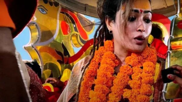 Viral Video:મહાકુંભમાં સુંદર સાધ્વીને જોતા જ રહી ગયા લોકો, કહ્યું, તમે આટલા સુંદર છો છતા......