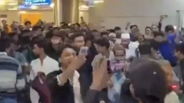 VIDEO: જામા મસ્જિદ મેટ્રો સ્ટેશન પર યુવકોનો હોબાળો, એક્ઝિટ ગેટ કુદીને મચાવી અફરાતફરી, FIR દાખલ