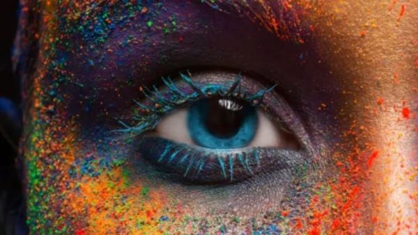 Holi Tips: હોળી રમતી વખતે ભૂલથી આંખમાં કલર ગયો તો શું કરશો? જાણી લો આ મહત્વની ટીપ્સ