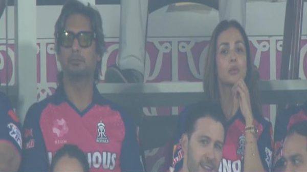 Malaika arora boyfriend : સ્ટાર ક્રિકેટરને ડેટ કરી રહી છે મલાઈકા અરોરા? મેચ દરમિયાન કેમેરામાં કેદ થઈ