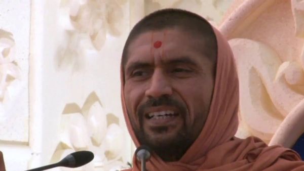 nityaswarup swami viral video : સંપ્રદાય છે કે ફ્રોડ સાધુઓનો અડ્ડો? સ્વામીનારાયણના વધુ એક સાધુનો બફાટ