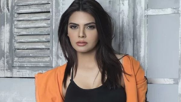 Sherlyn Chopra Video : હોળીના દિવસે શર્લિન ચોપરાની જાહેરમાં છેડતી થઈ, વીડિયો વાયરલ