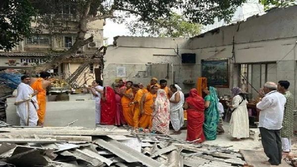મુંબઈમાં આસ્થા પર બુલડોઝર! 26 વર્ષ જૂનું દેરાસર BMCએ તોડી પાડ્યું, જૈન સમાજ ઉતર્યો રસ્તા પર