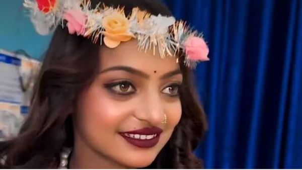 Viral Girl Monalisa: સનોજ મિશ્રાની ધરપકડ બાદ ક્યા છે મોનાલિસા? વાયરલ ગર્લના ફેંસ ટેન્શનમાં