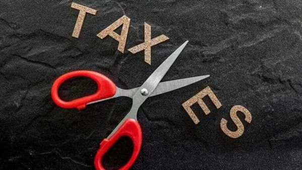 New vs old tax regime : નવી કે જૂની ટેક્સ સિસ્ટમ? જાણો તમારા માટે કઈ સારી રહેશે?