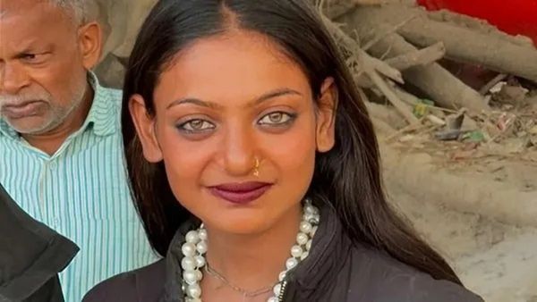 Viral Girl Monalisa: મહાકુંભની મોનાલિસાનો આક્રોશ! પહેલગામ હુમલા પર પૂછ્યો સવાલ - શું હિન્દુ હોવું ગુનો છે?