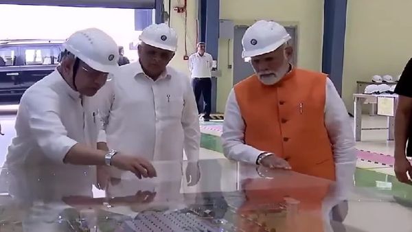 દાહોદમાં પીએમ મોદીએ લોકોમોટિવ મેન્યુફેક્ચરિંગ પ્લાન્ટનું ઉદ્ઘાટન કર્યું